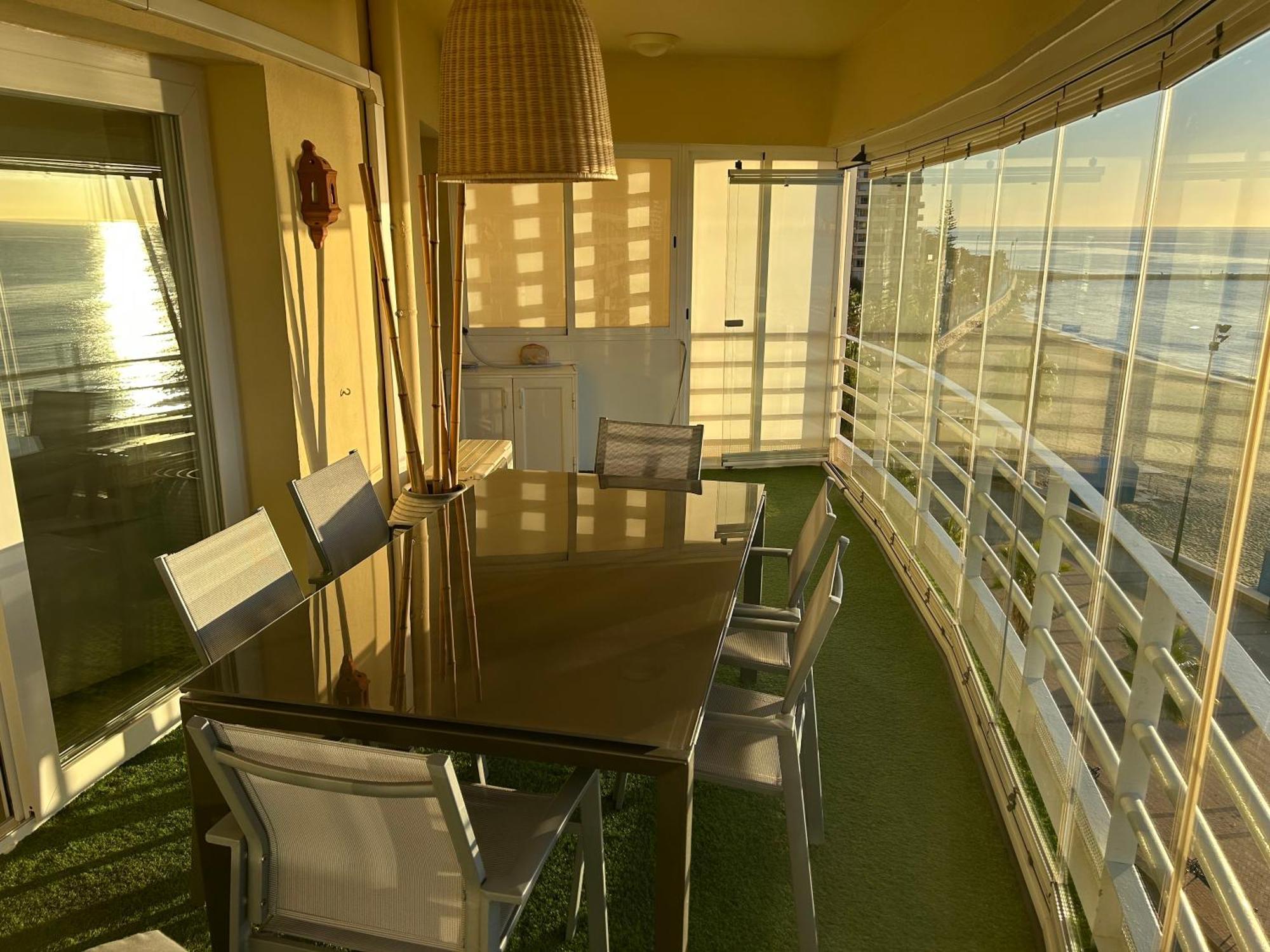 Apartamento En Primera Linea/Beachfront Apartment Fuengirola Exteriör bild