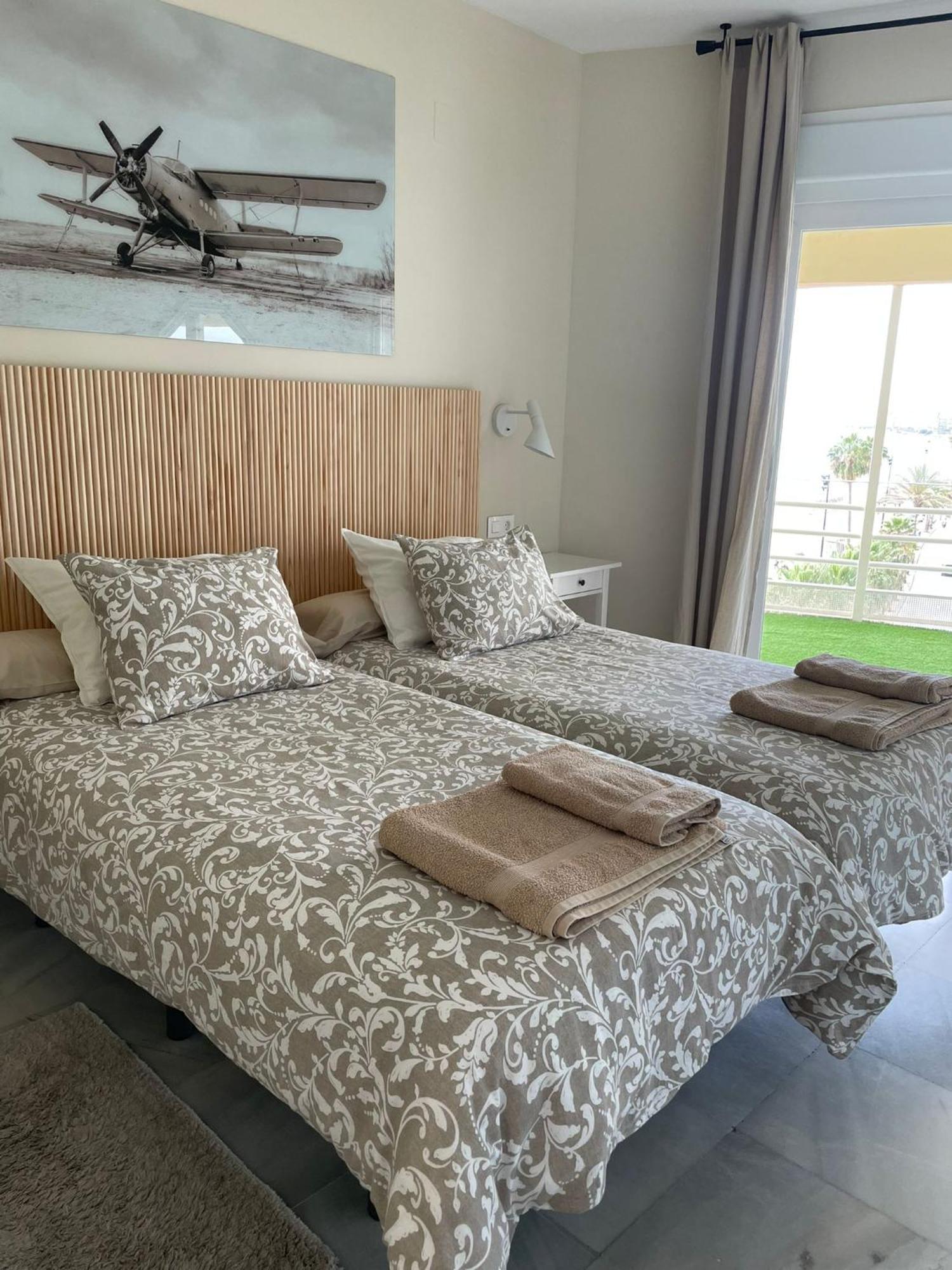 Apartamento En Primera Linea/Beachfront Apartment Fuengirola Exteriör bild